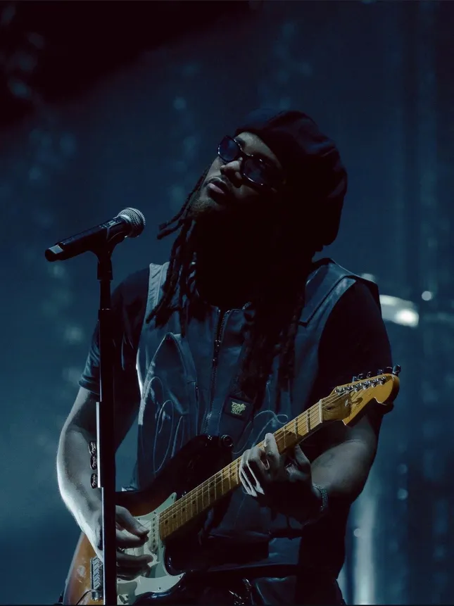 Leon Thomas MUTTS DON'T HEEL TOUR