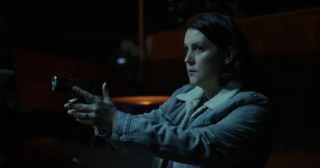 Yellojackets Featurette: Melanie Lynskey