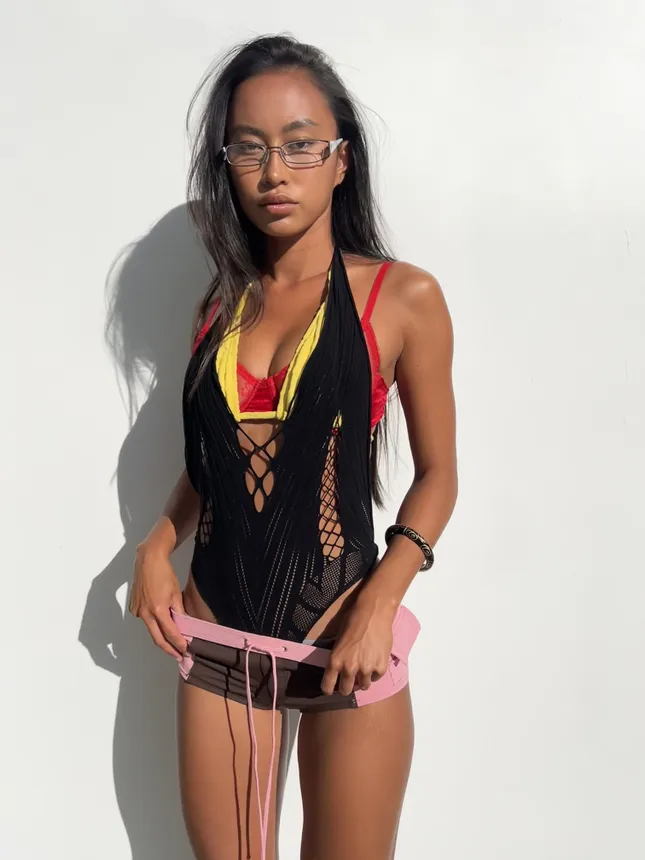 Y2K sleaze editorial Looks