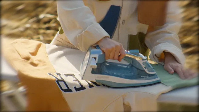 Market ‘EXTREME IRONING’