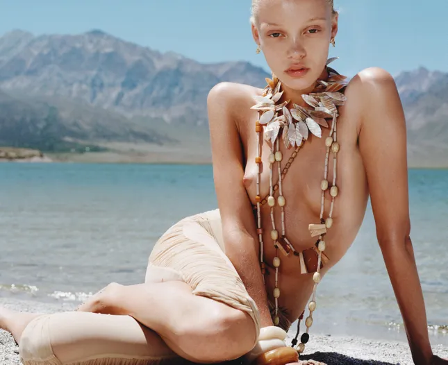 Mammoth Editorial 2025