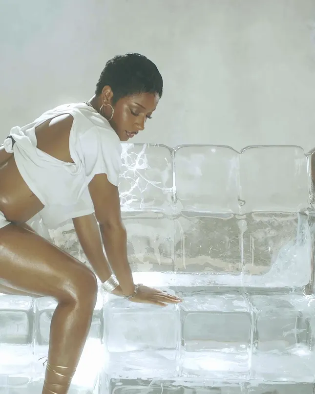 AYRA STAR HOT BODY SINGLE