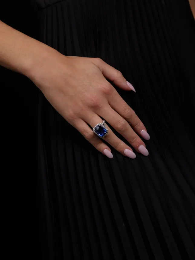 hand / jewelry model