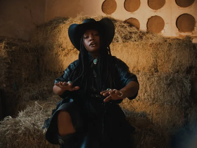 Ambre "She" Music Video