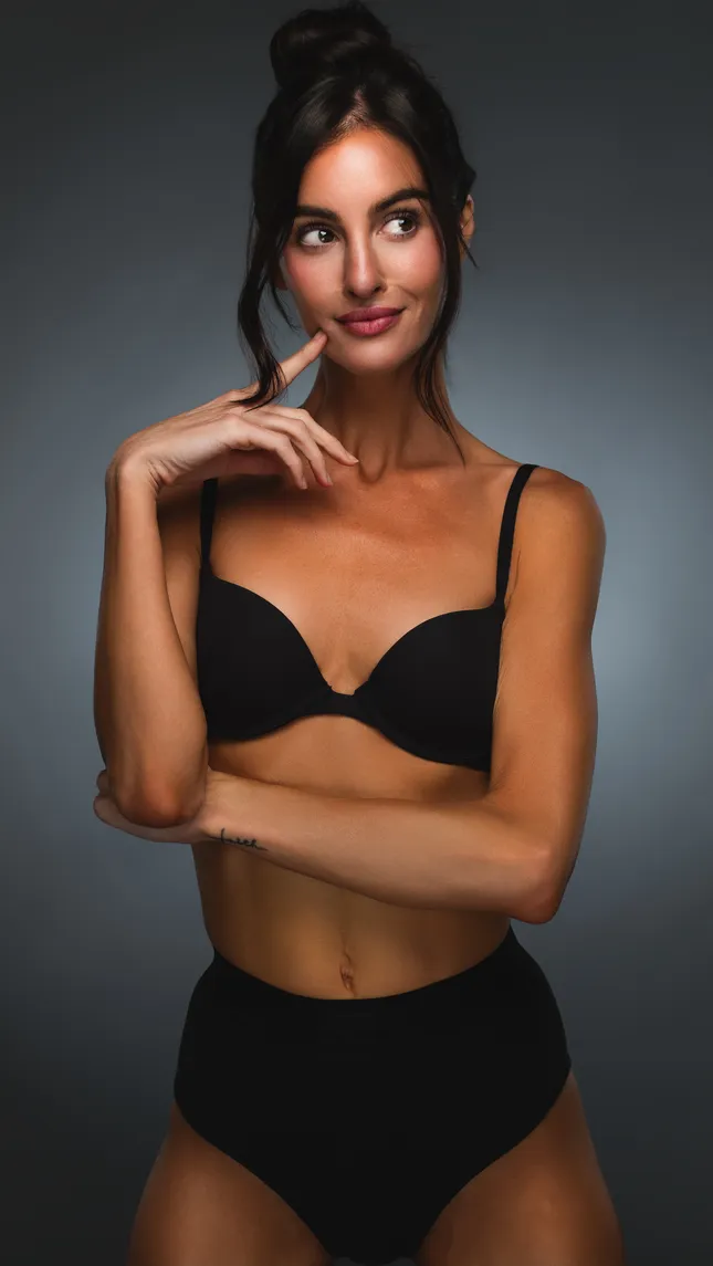 Bri Kamarec Model Portfolio