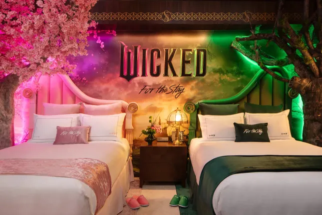 Stay like “Wicked”