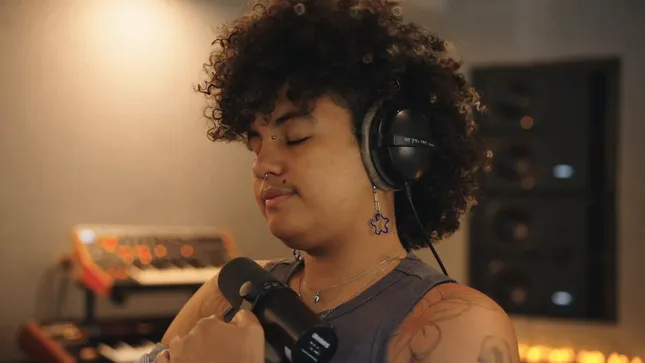 Studio Session performance video for Ruti