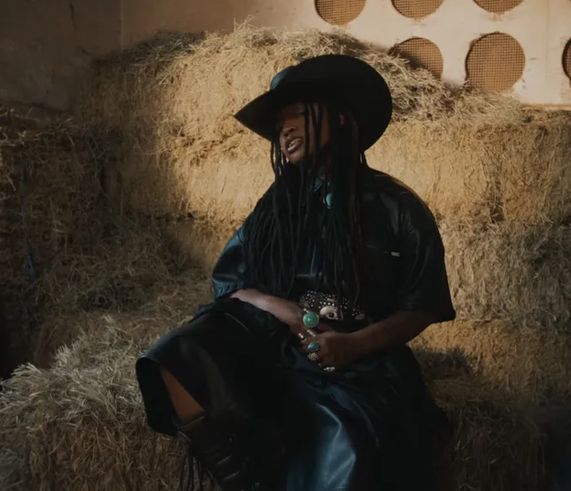 Ambre - ‘She’ music video