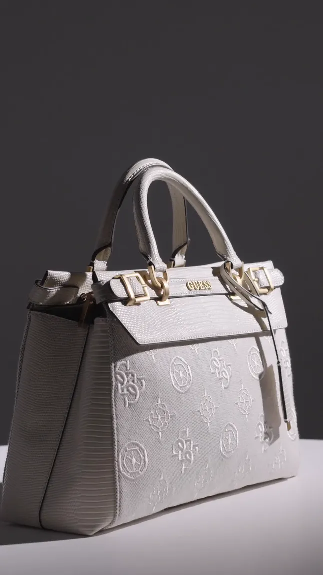GUESS | HANDBAGS SOCIAL AD