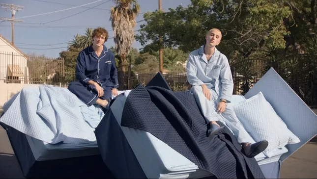 Mob Rich - Yoko Ono - Directed by Scottie Cameron