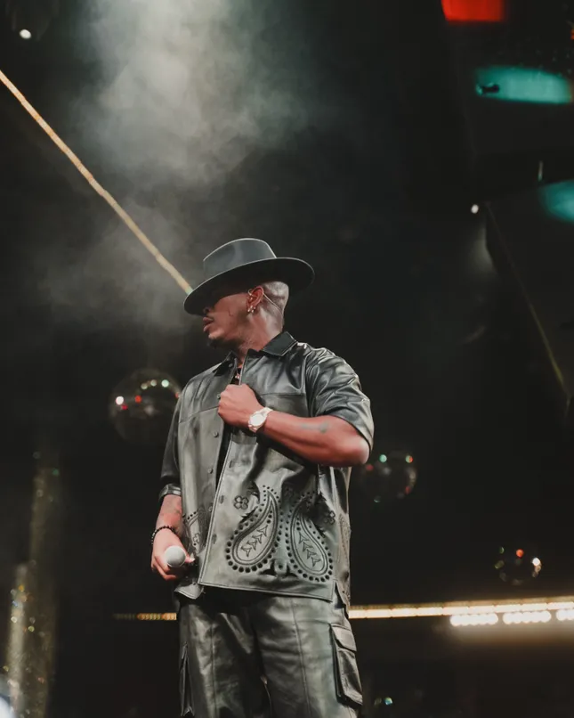 Ne-yo.