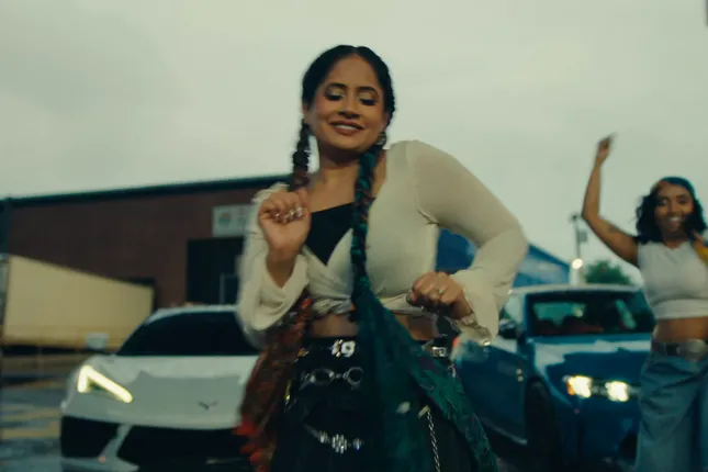 Lak Hile Mahayana Jandi Da - Miss Pooja