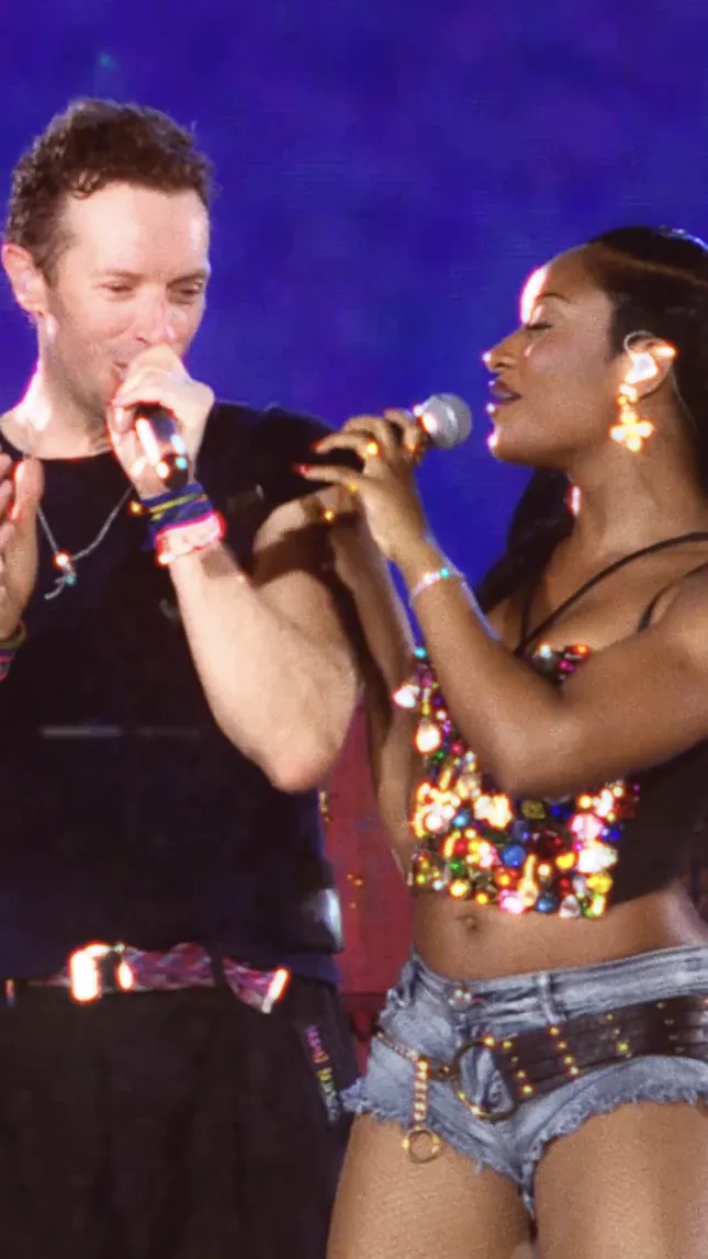 GOOD FEELiNGS (Live from Boston) - Coldplay & Ayra Starr