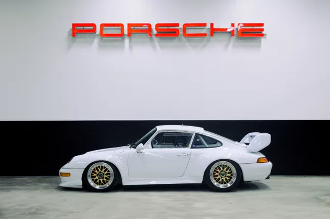 000 Magazine - Porsche 993 3.8 RSR