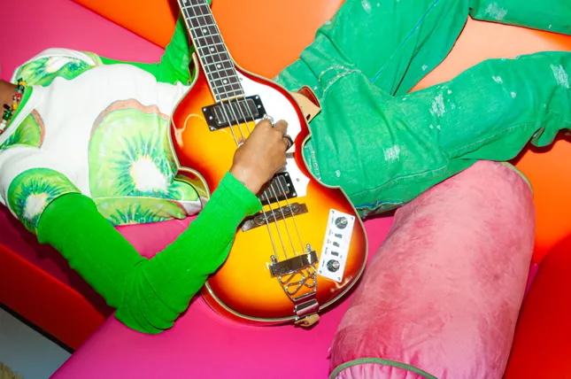 GREEN