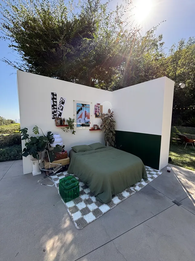 Set Build/Dress