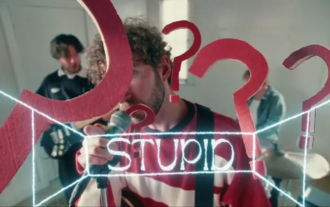 Camino - Stupid Questions Text Animation