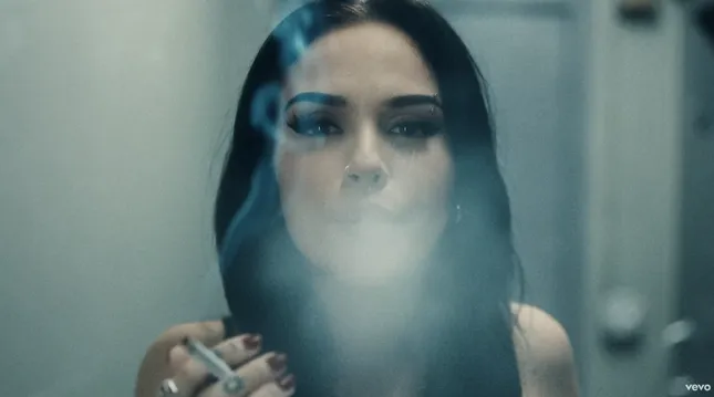 maggie lindemann - she knows it (official music video)