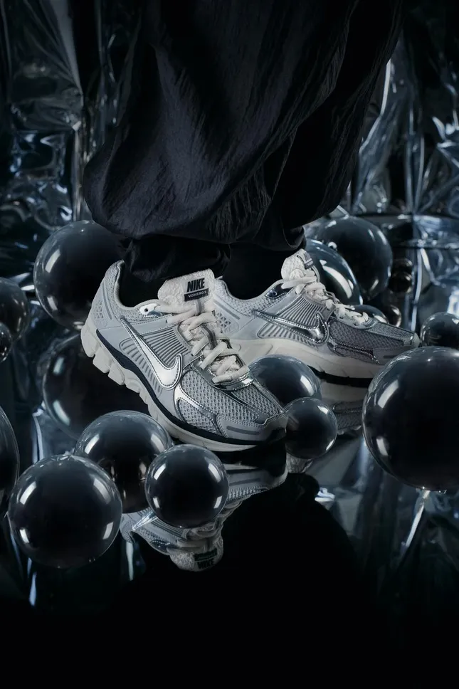 NIKE VOMERO