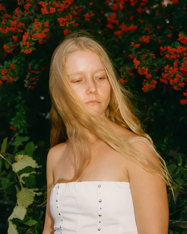 Promo photos for Alice Phoebe Lou’s “Oblivion”