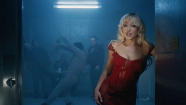 Sabrina Carpenter - "Please Please Please"