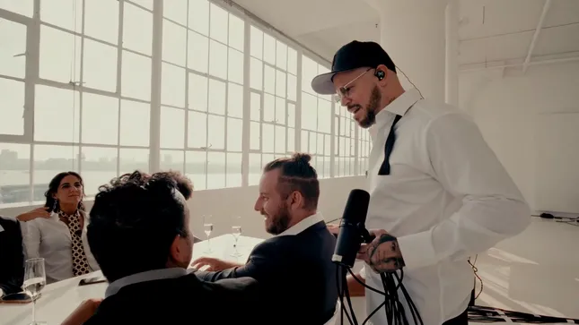 Que Fluya (Documentary) - Residente ft. Arcangel