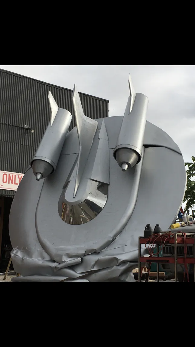 Giant Crashed UFO