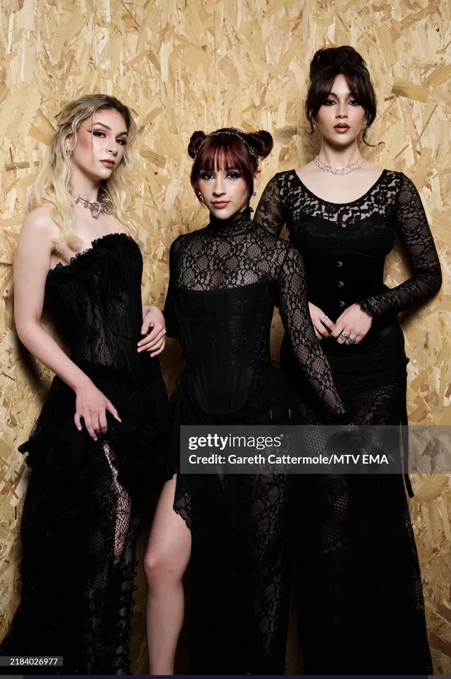 The warning MTV/EMA red carpet