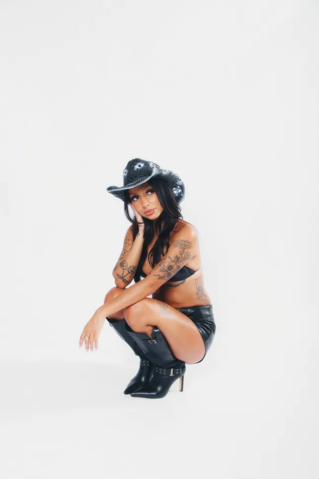 Cassie x Leeauni