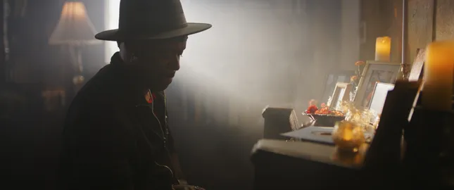 Broadway B: Gladiator