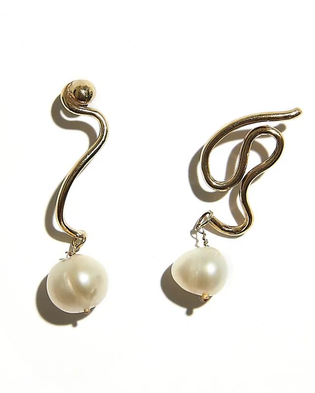 Yasara - https://www.yasarajewelry.com/