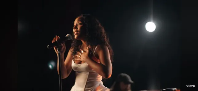 India Shawn - There Must Be A God