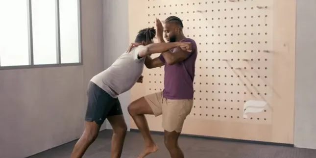 Fabletics: Fit App - Basic Self Defense Skills with Derek Garlington