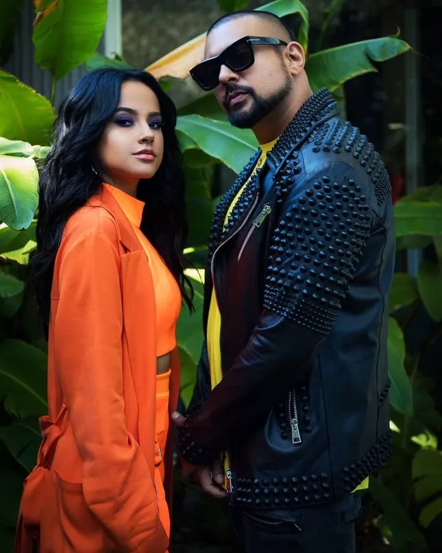 MAD LOVE Music video