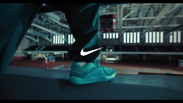 Nike Basketball - Holiday 23’