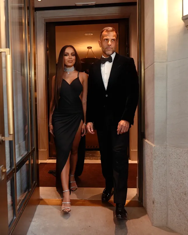 Alexandre Birman MET Gala x Anitta