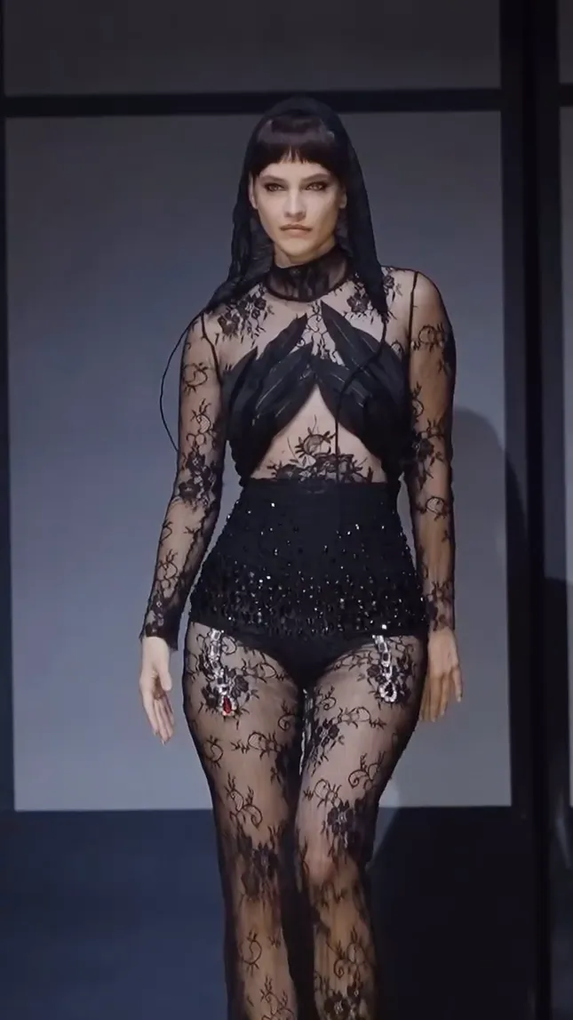 Carine Roitfeld Fashionshow at amfAR Gala Cannes