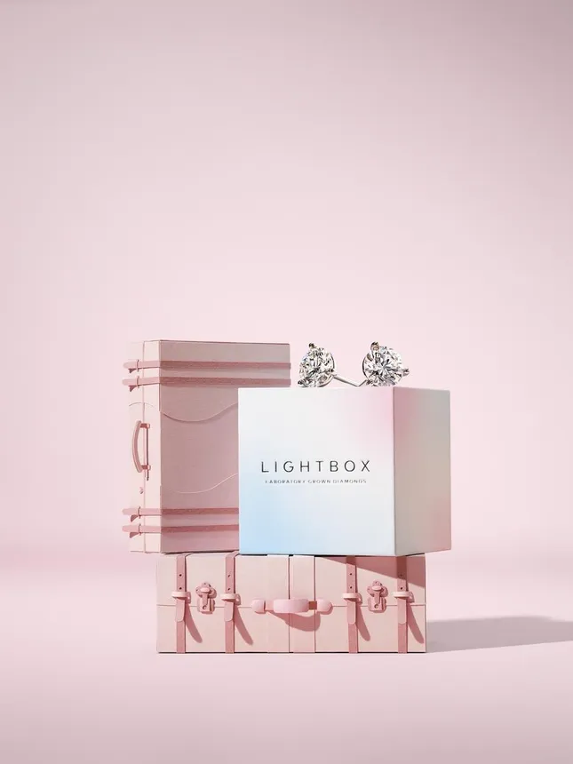 Lightbox Labgrown Diamonds - Pack Light Summer Campaign