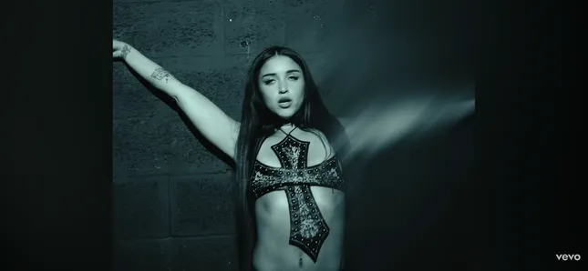 Mariah Angeliq - Flashback visualizer