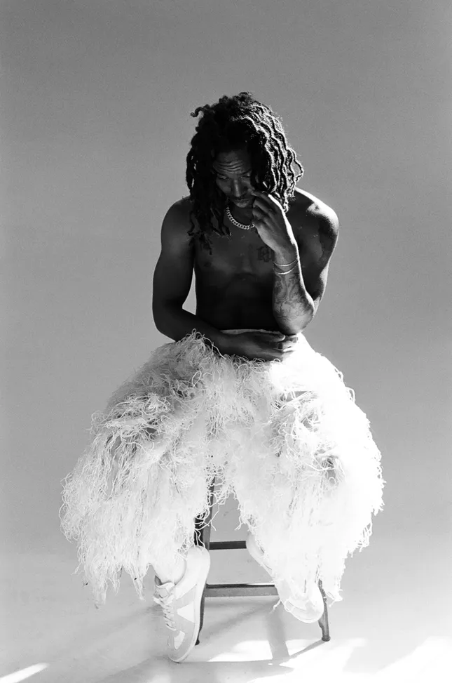 MAVI SHADOWBOX ALBUM COVER SHOOT