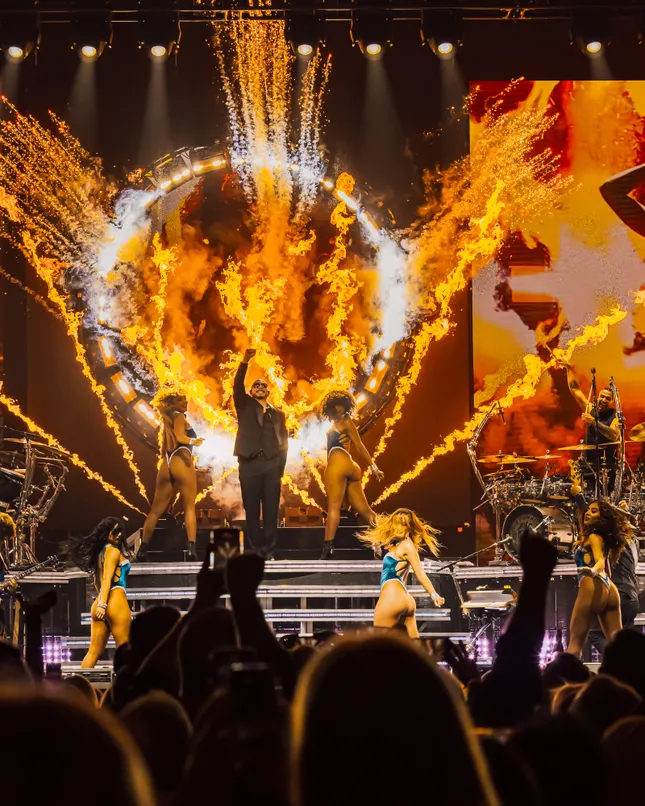 Pitbull at Fontainebleau Las Vegas