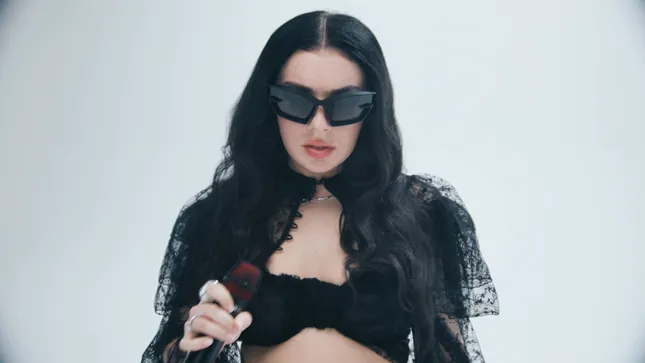 CHARLI XCX - DISCORD