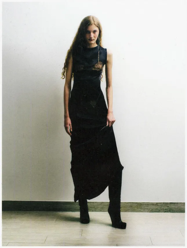 LARISSA MORAES - IMG MODELS