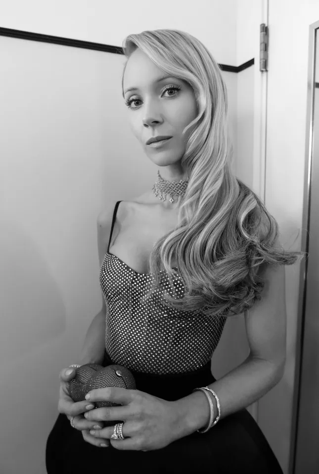 Juno Temple x CHANEL Beauty