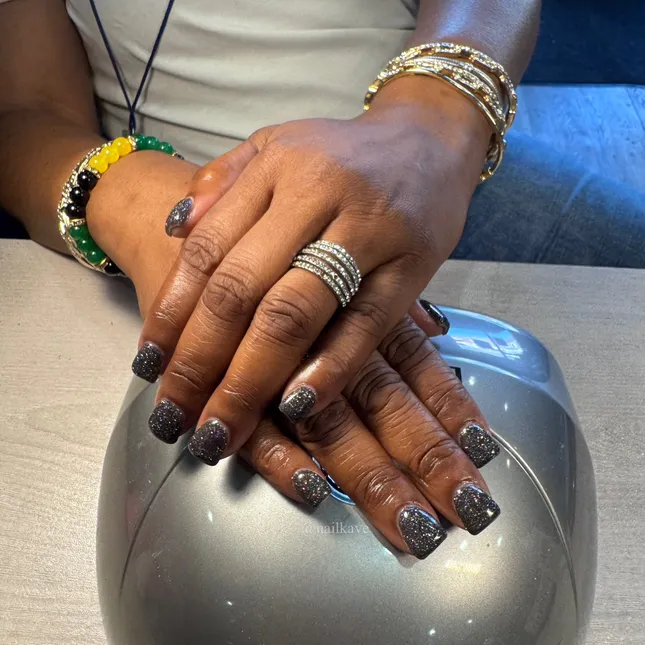 Simple, Short & Sweet Black Square Nails