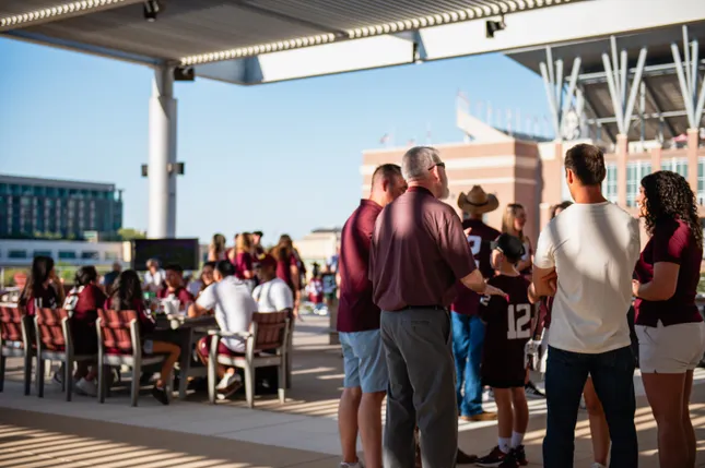 Texas A&M / Florida Tailgate 25'