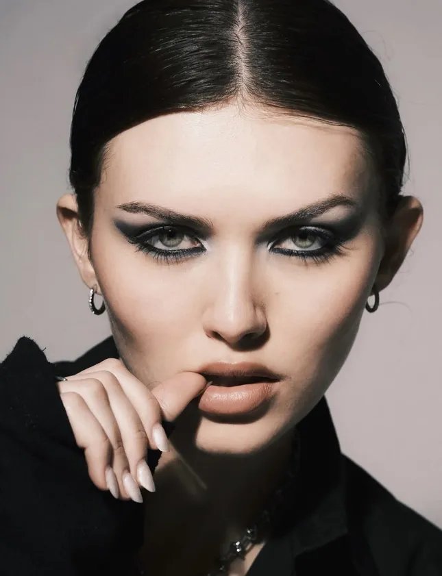 Makeup & Photos by me featuring Michelle Wozniak
