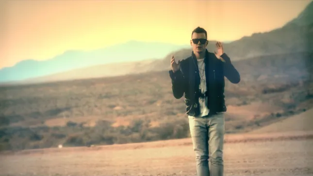 Silver Splits the Blue // Manufacturer Superstars ft. Christian Burns