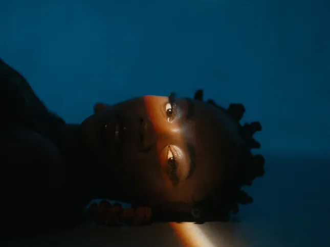 Rachel Chinouriri - Give Me A Reason