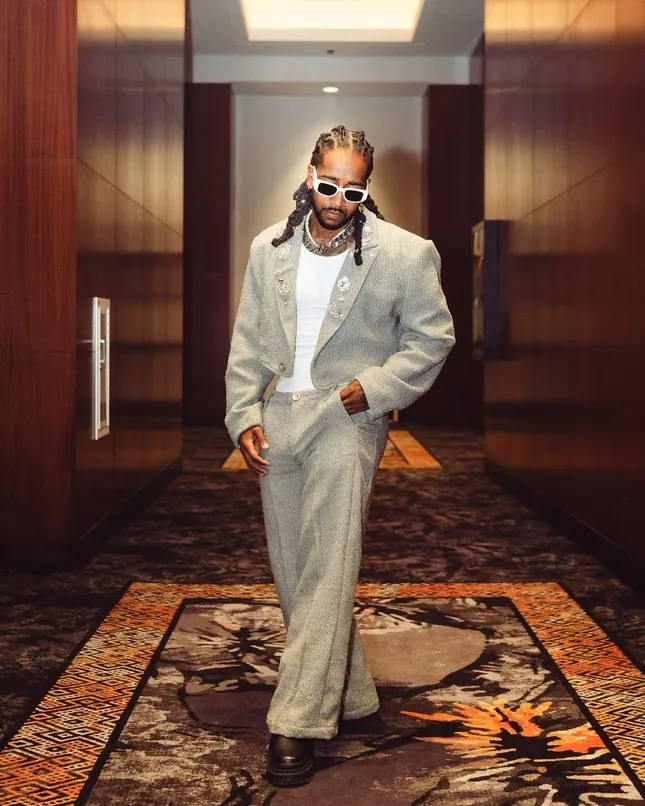 OMARION / CUSTOM PERFOMANCE LOOK